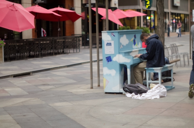 世界を魅了するストリートピアノ